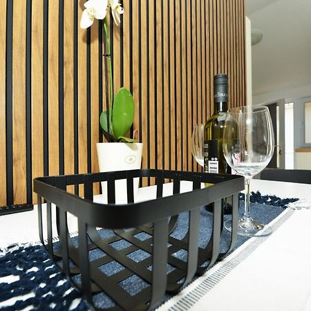 Apartmani Laura Vir Exterior foto