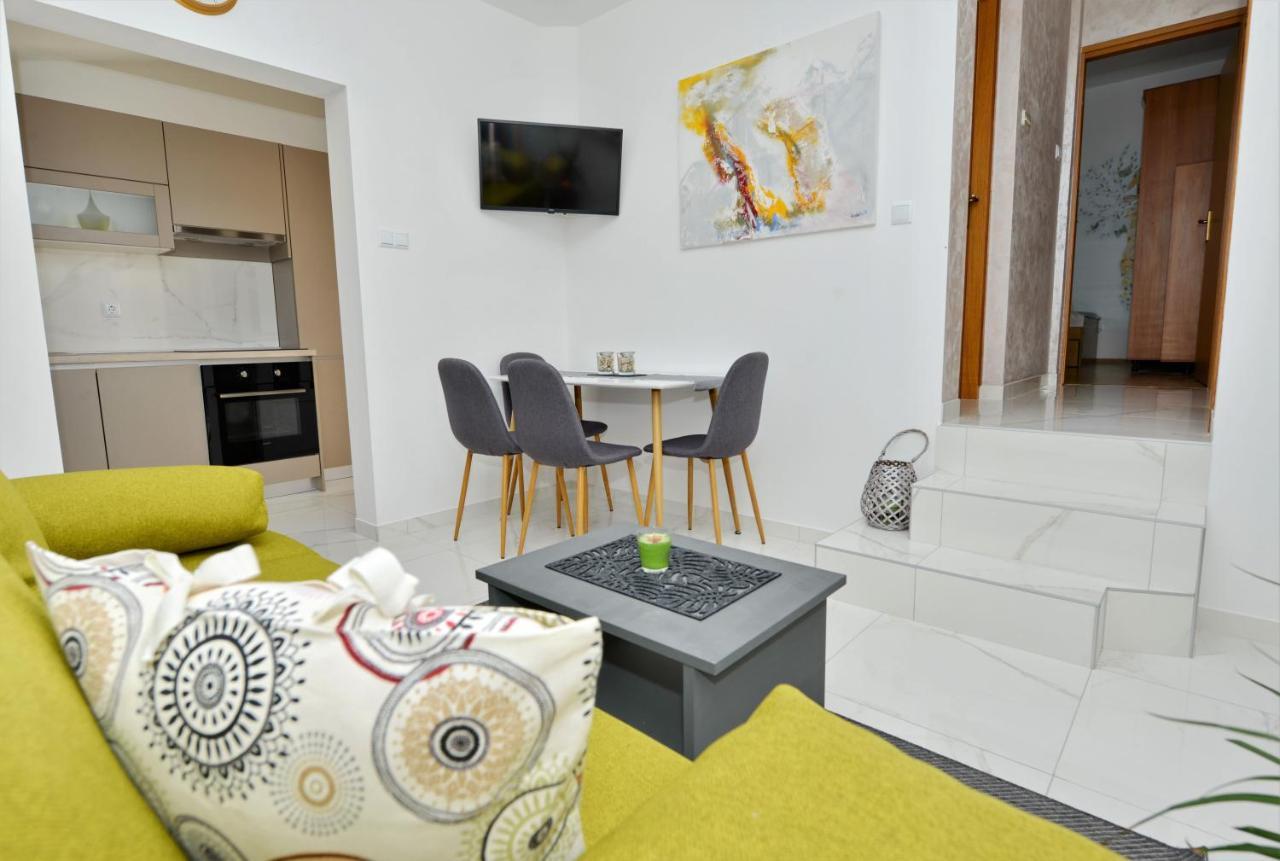 Apartmani Laura Vir Exterior foto