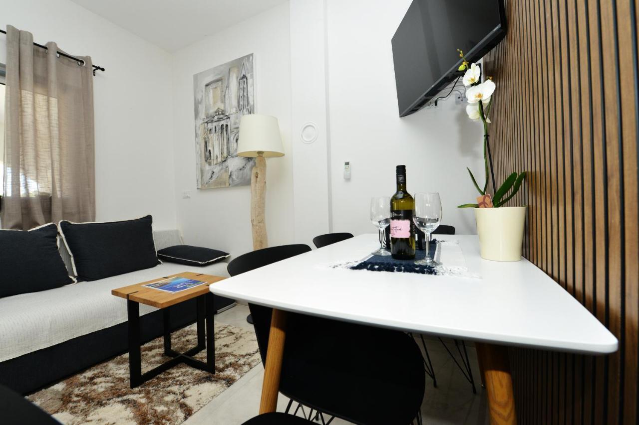 Apartmani Laura Vir Exterior foto