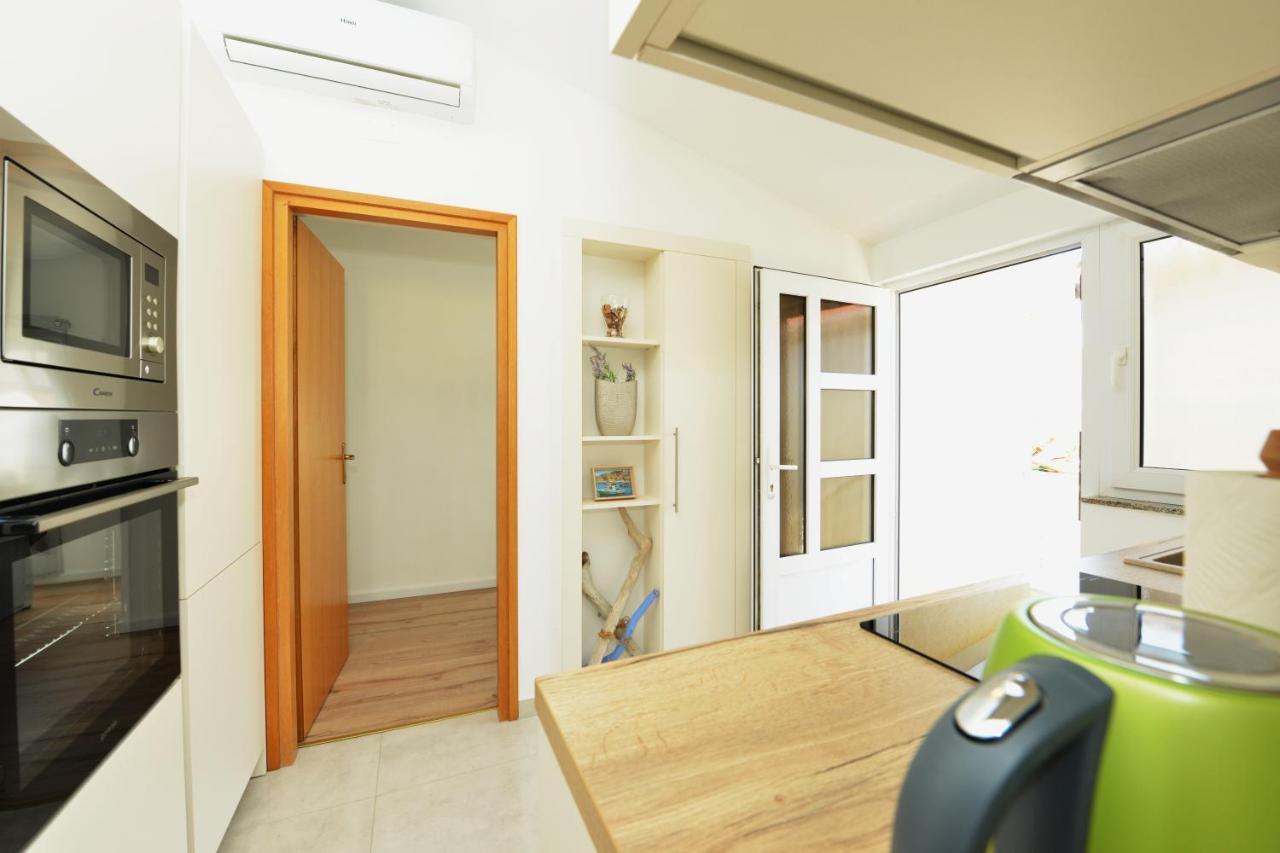 Apartmani Laura Vir Exterior foto